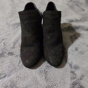 Black booties 🚭🚫🐱